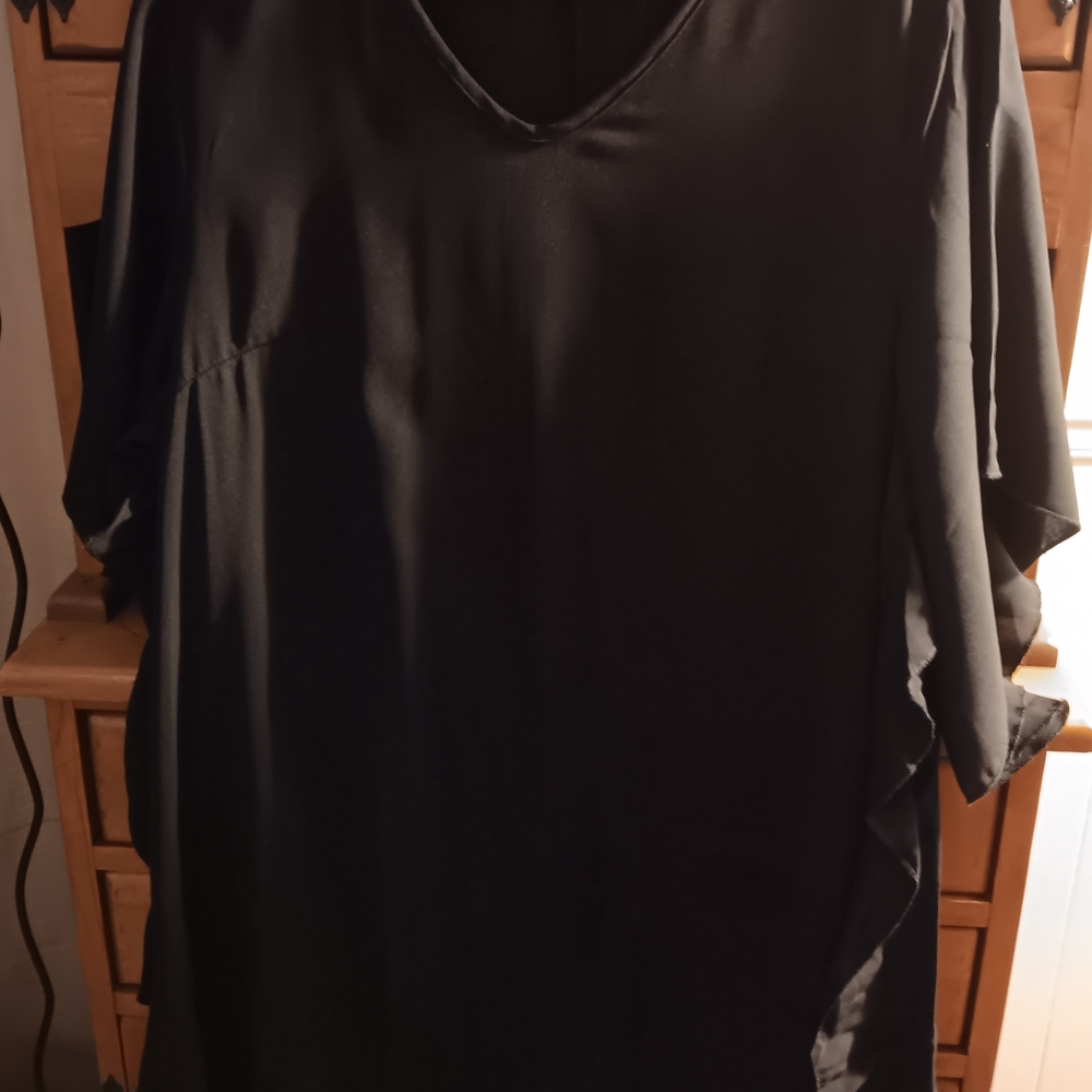 SHEIN Black Elegant Dress With Flowing Sides
